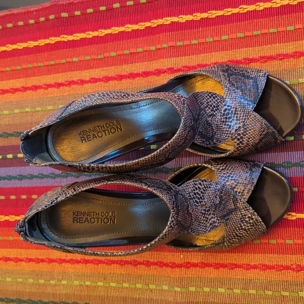 Kenneth Cole Reaction Brown Snakeskin heels. Never worn. Size 8 4"heel
